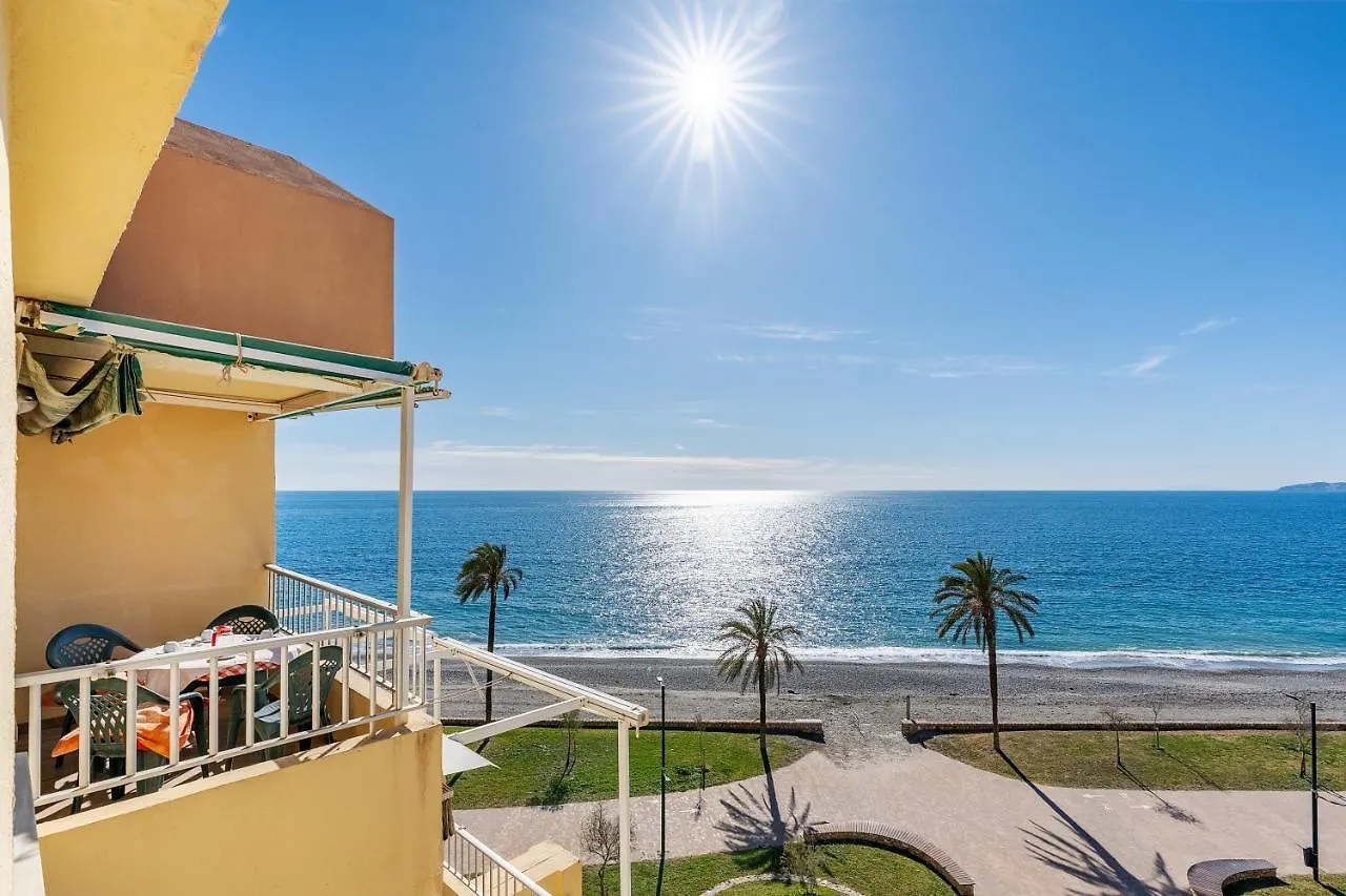 Bonito Apartamento Frente Al Mar سالوبرينيا
